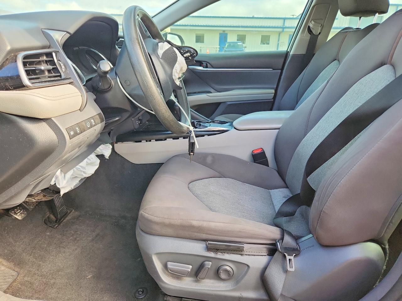 2019 Toyota Camry Le - Image 7