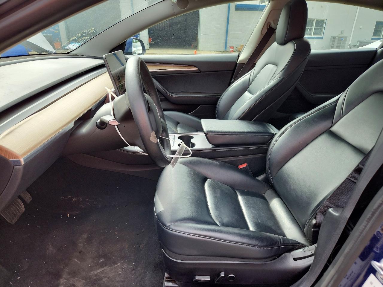 2022 Tesla Model 3 - Фото 7