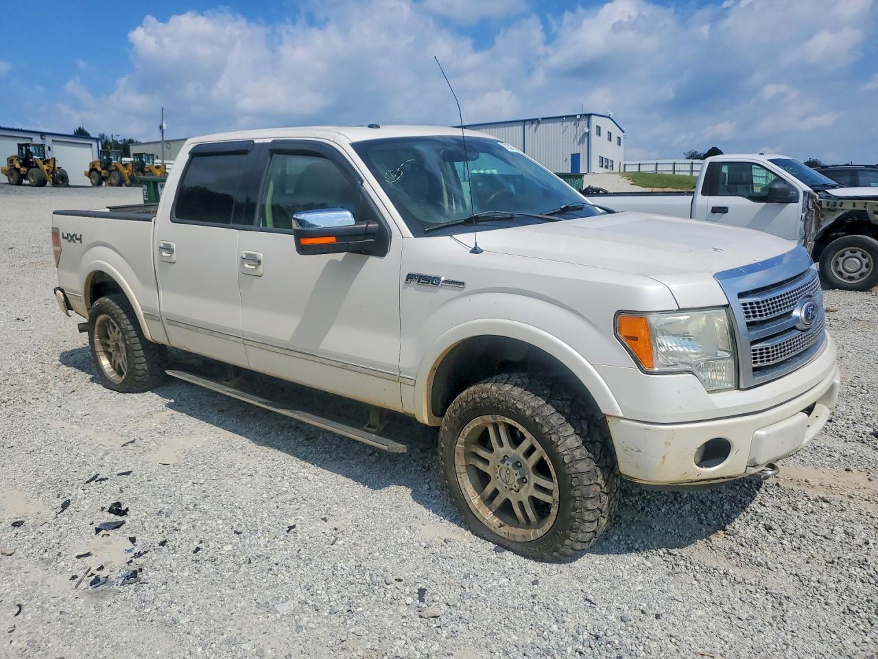 2010 Ford F150 Supercrew - Image 4