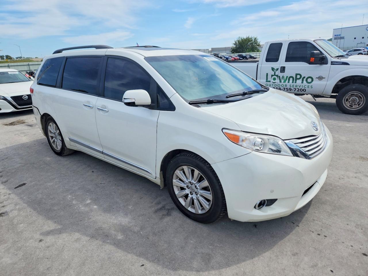 2013 Toyota Sienna Limited 7-Passenger - Фото 4
