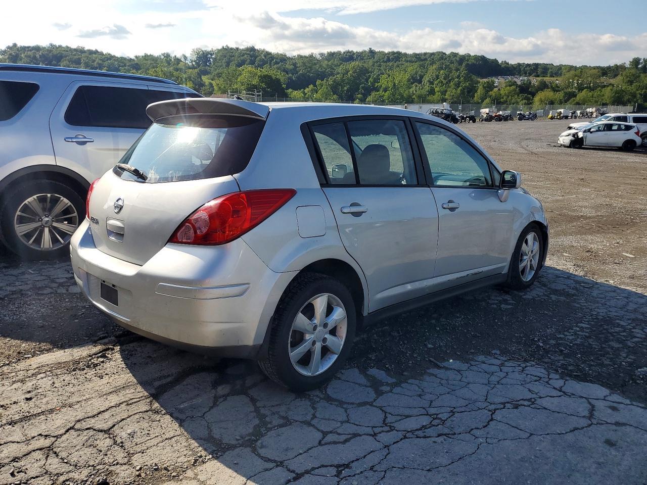 2009 Nissan Versa 1.8 S - Фото 3