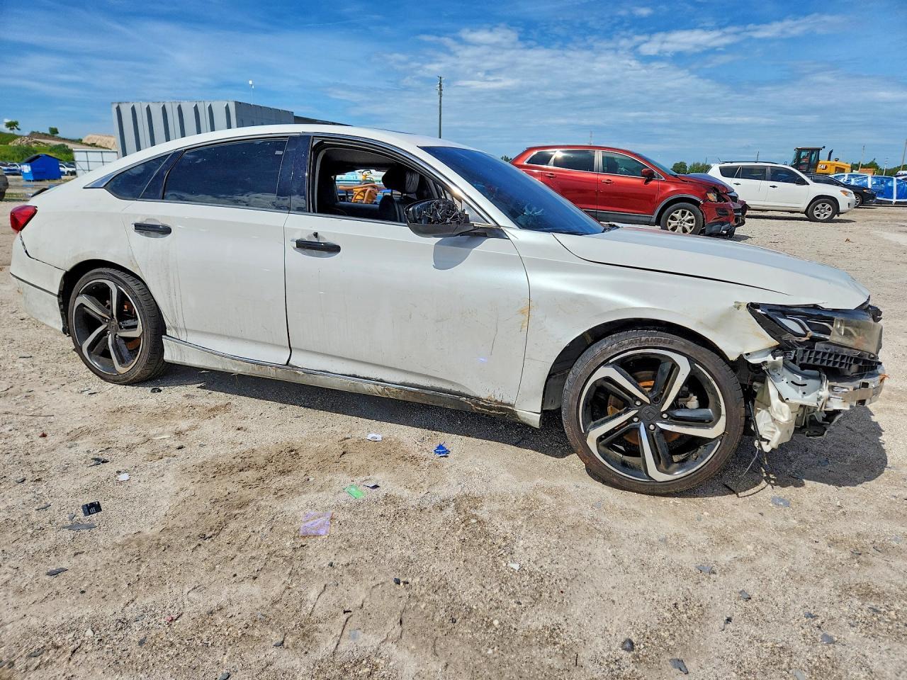 2018 Honda Accord Touring - Image 4