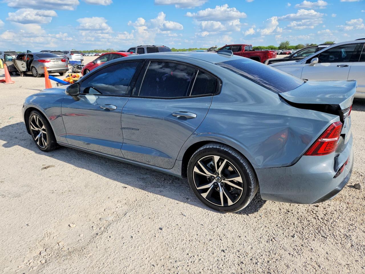 2024 Volvo S60 Core - Фото 2