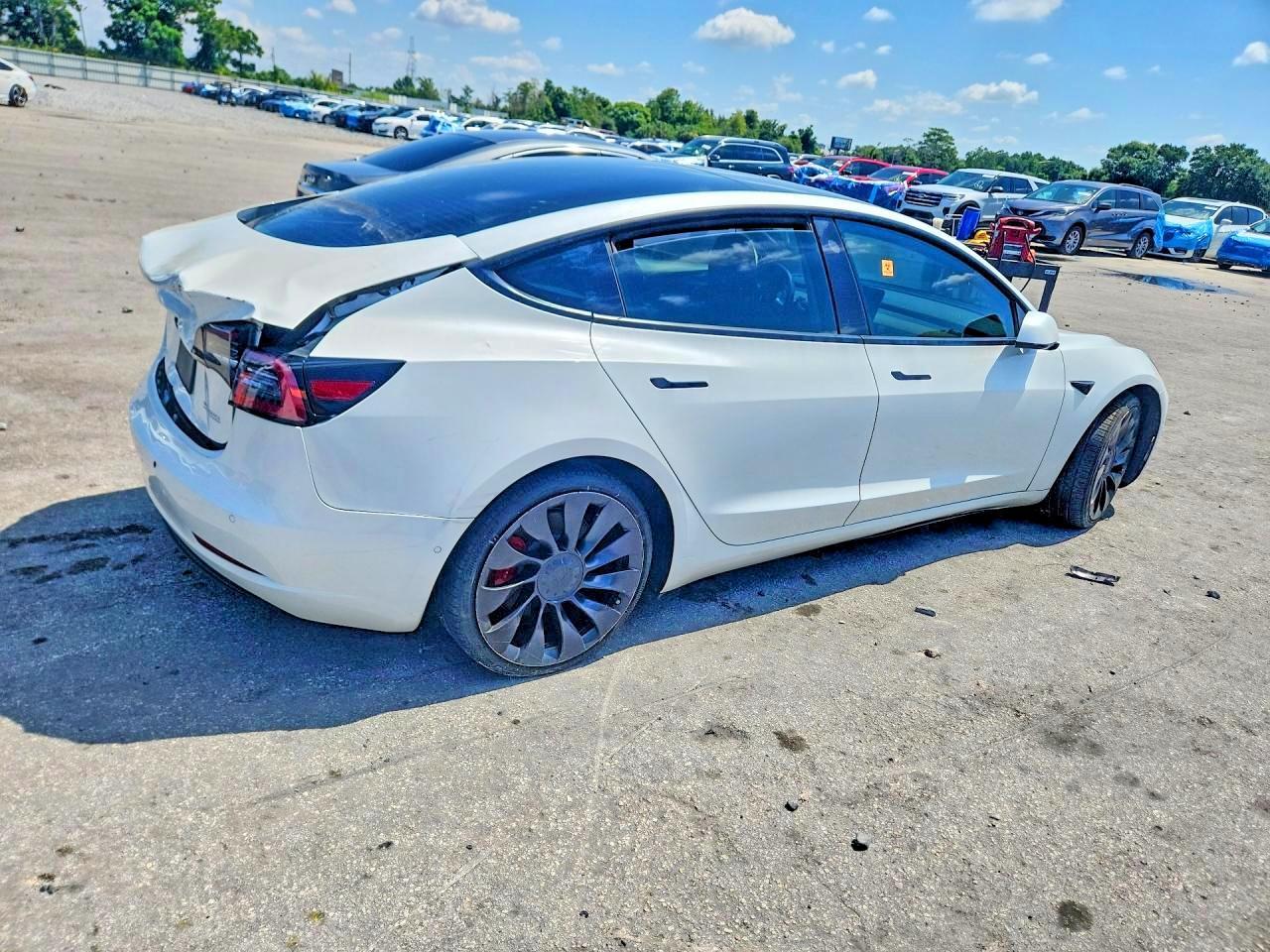 2021 Tesla Model 3 - Фото 3