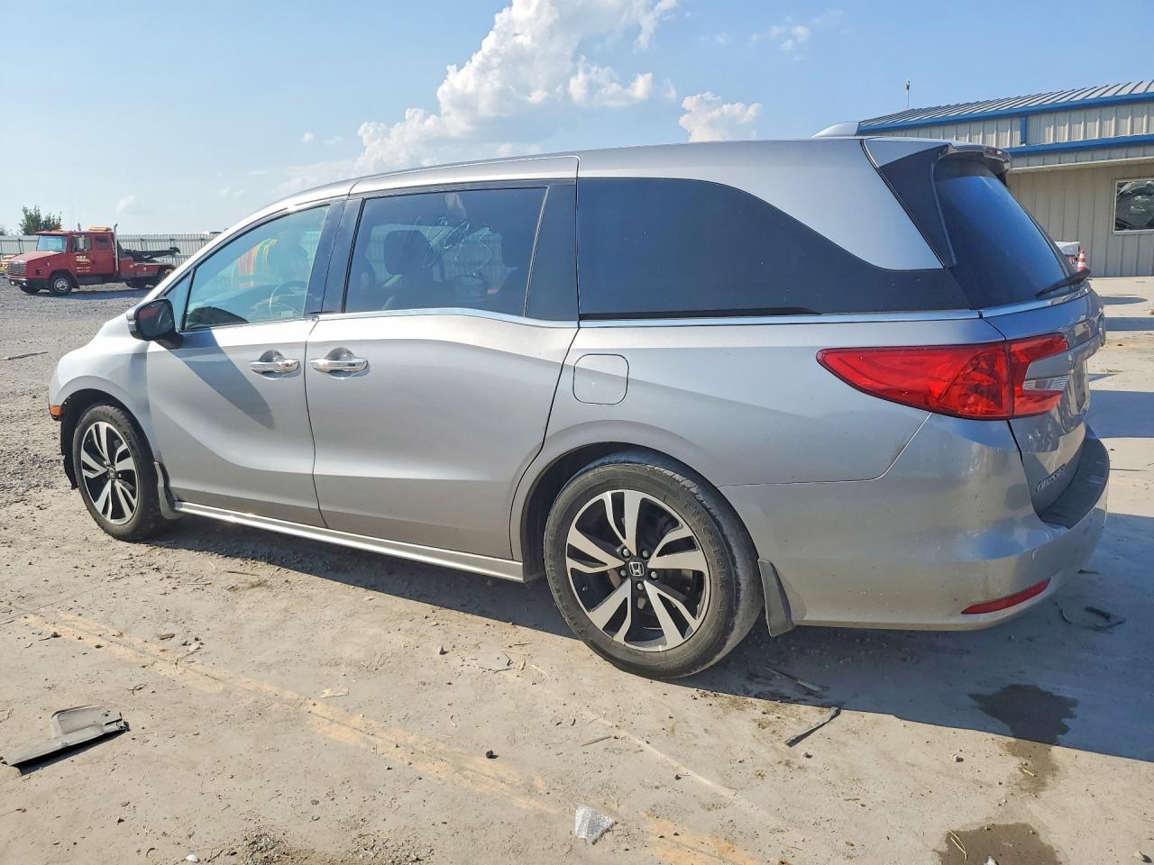 2020 Honda Odyssey Elite - Image 2