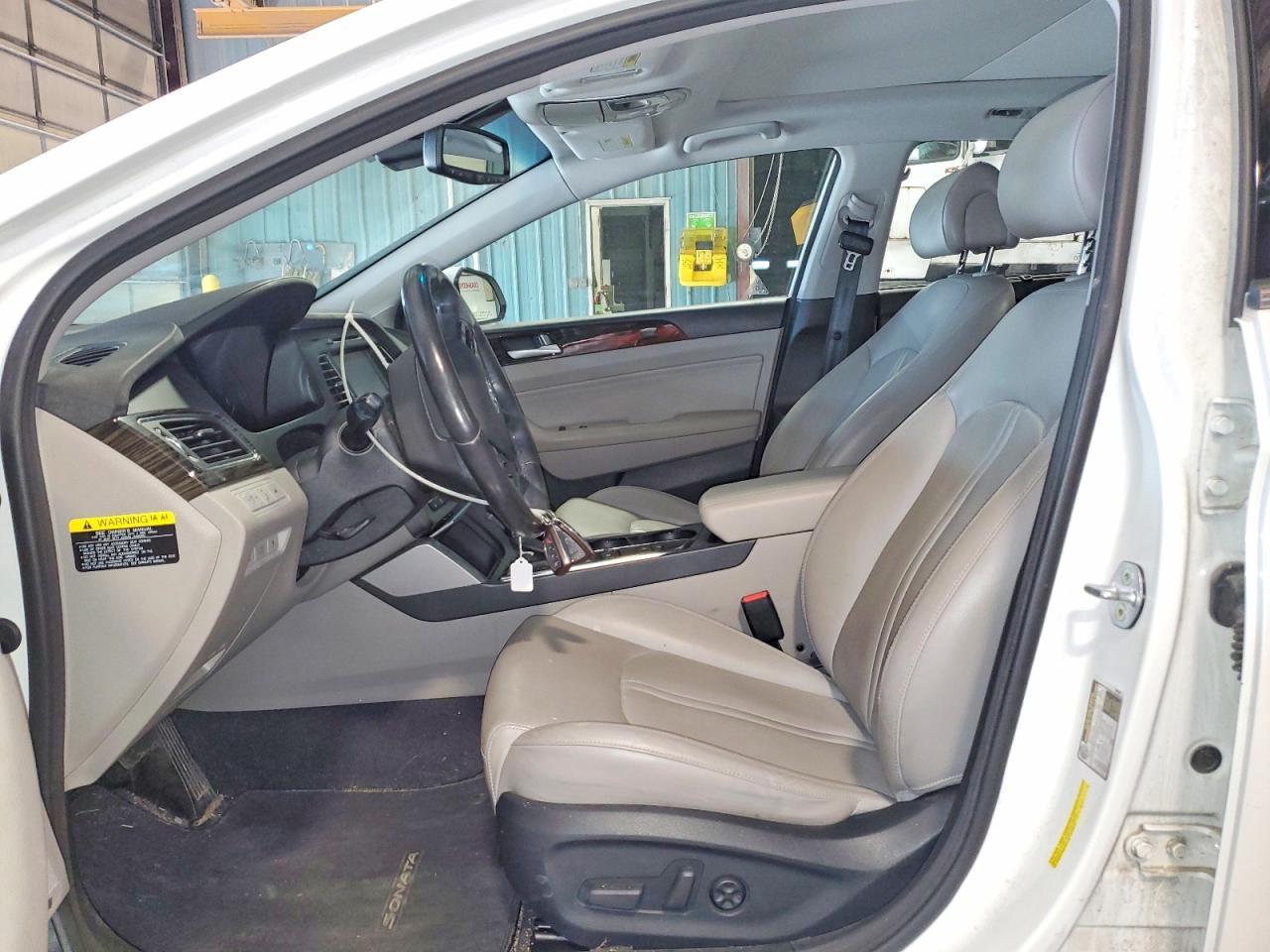 2016 Hyundai Sonata Hybrid Limited - Image 7