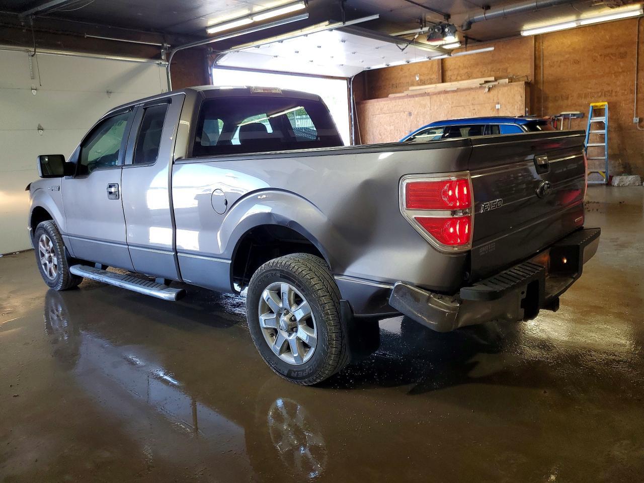 2013 Ford F150 Super Cab - Фото 2