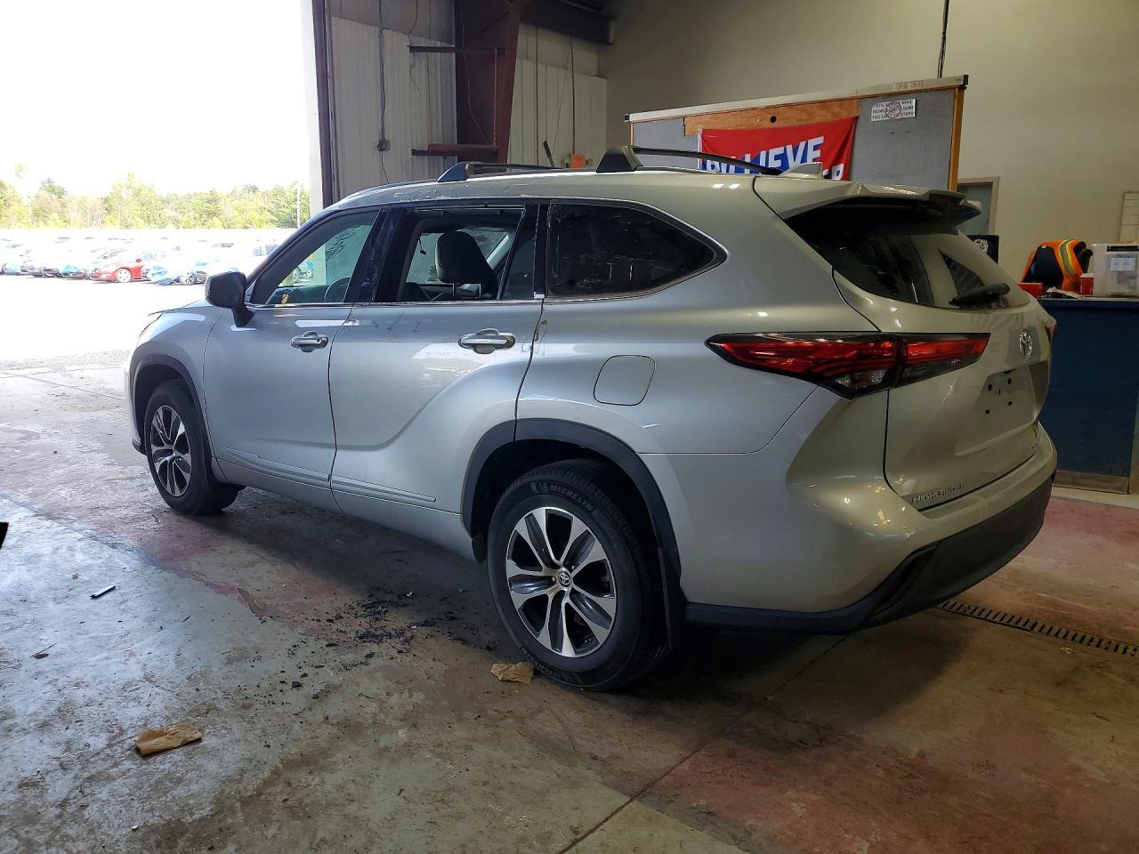 2021 Toyota Highlander Xle - Фото 2