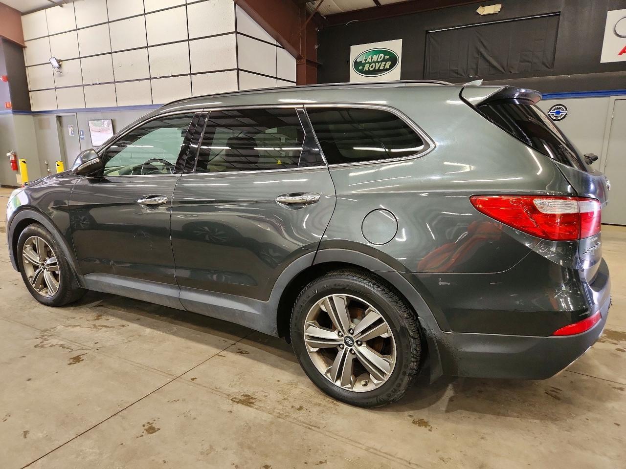 2013 Hyundai Santa Fe Limited - Image 2