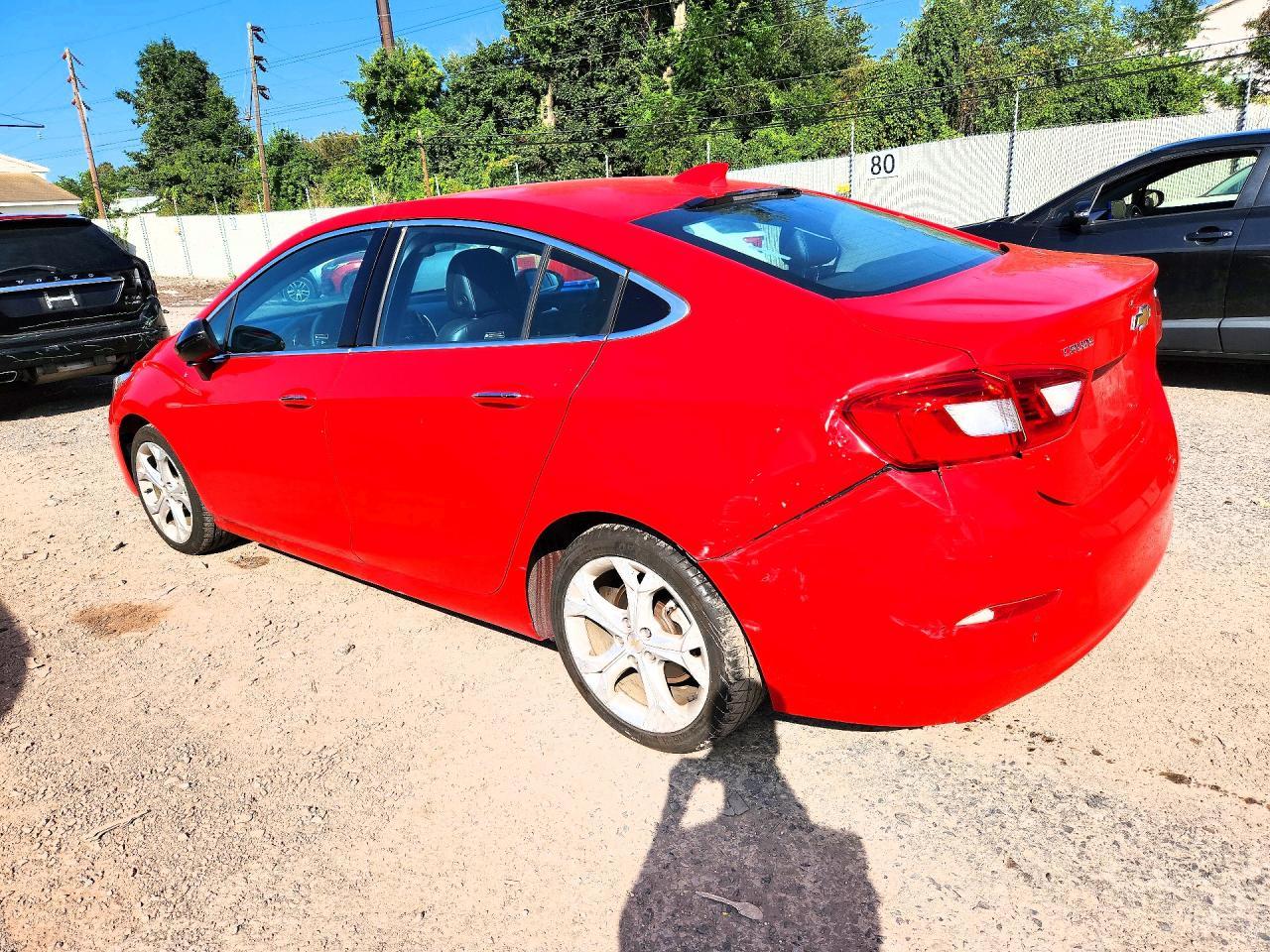 2017 Chevrolet Cruze Premier - Фото 2
