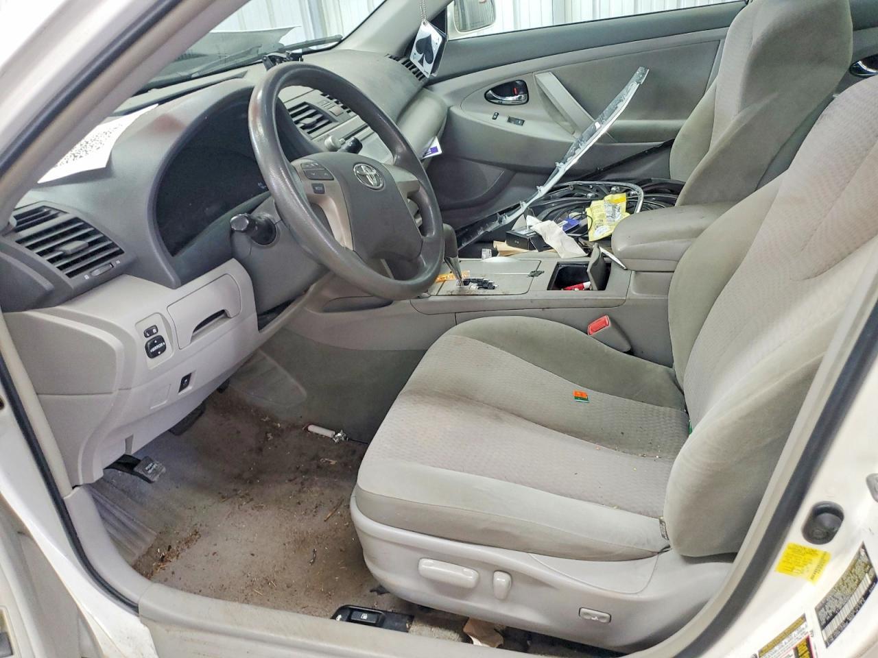 2011 Toyota Camry Le - Фото 7