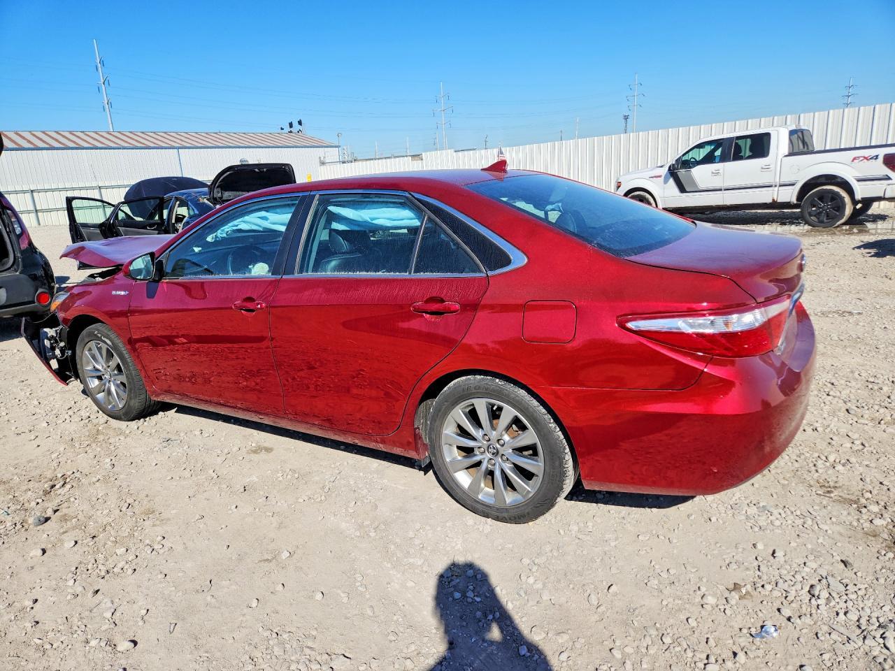 2017 Toyota Camry Hybrid Xle - Image 2