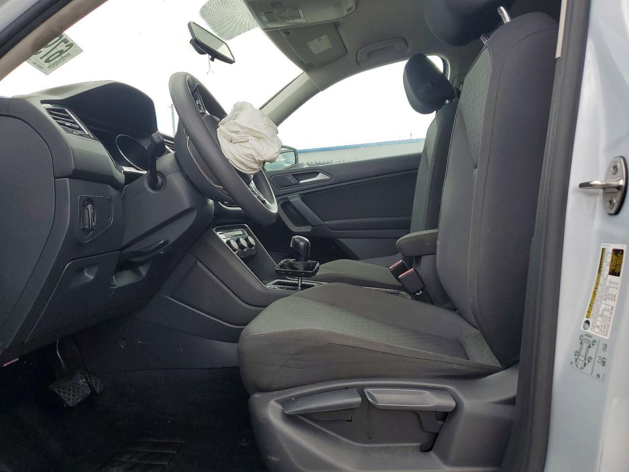 2019 Volkswagen Tiguan S - Фото 7