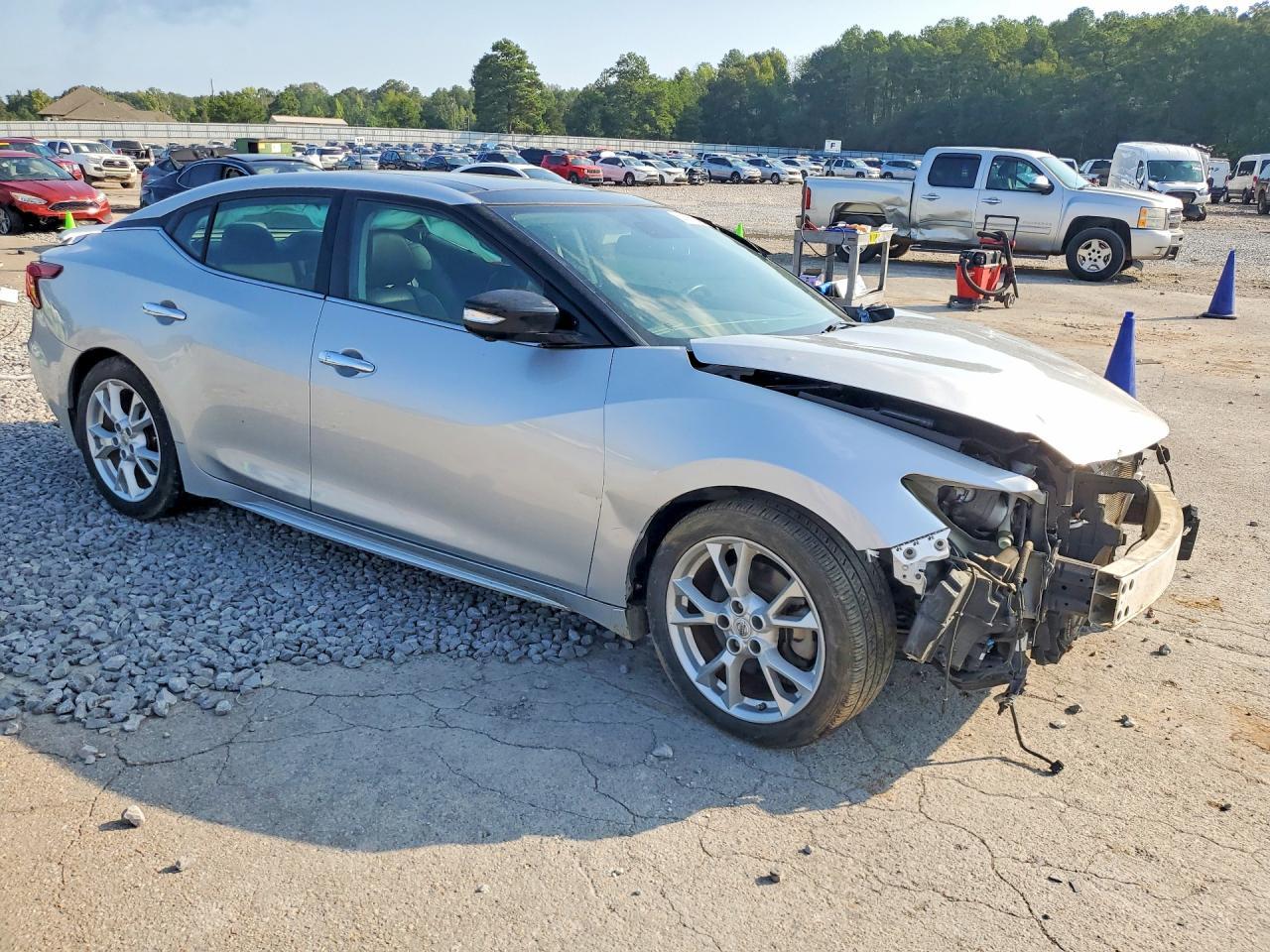 2018 Nissan Maxima Platinum - Image 4