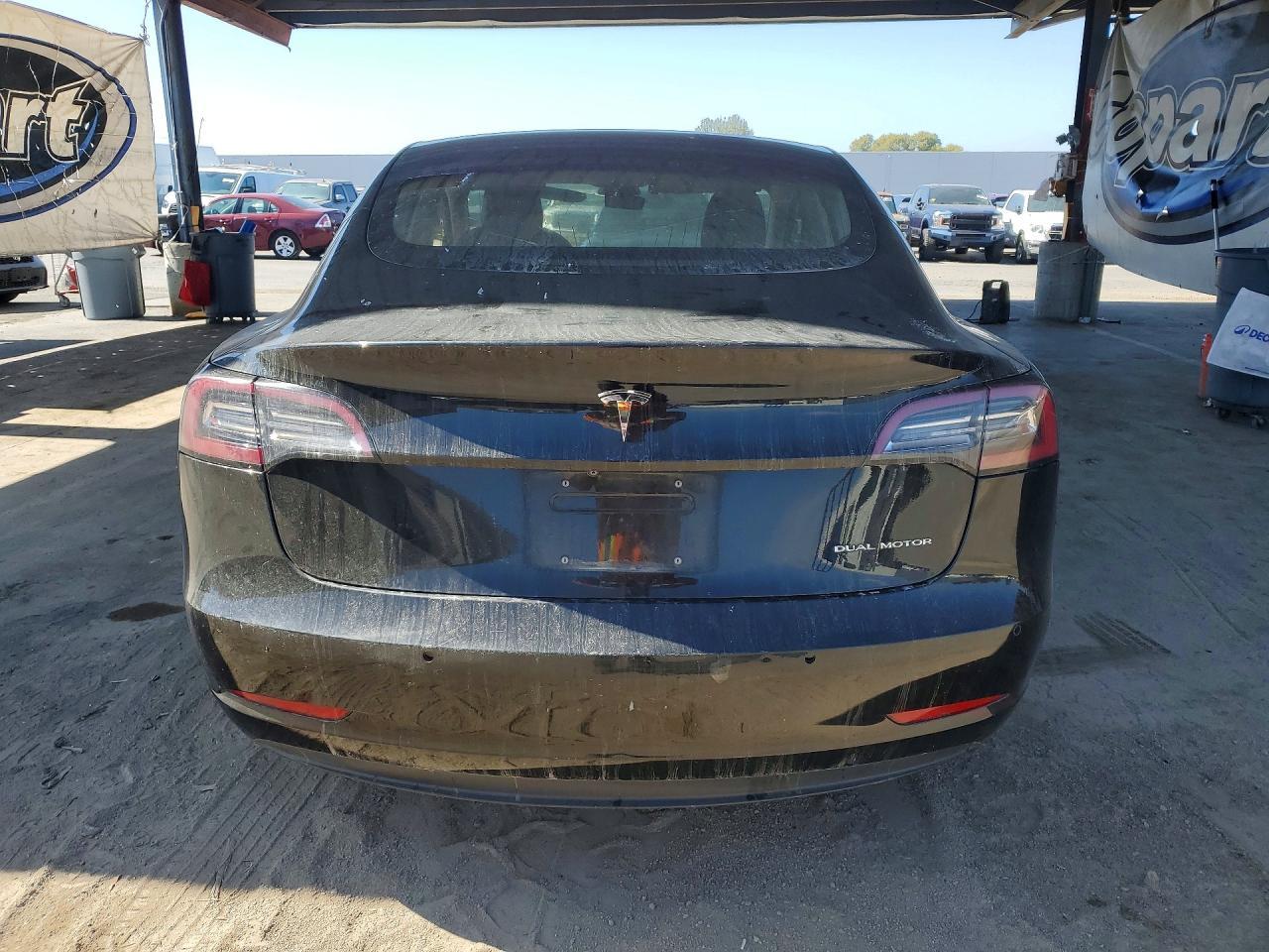 2018 Tesla Model 3 - Фото 6
