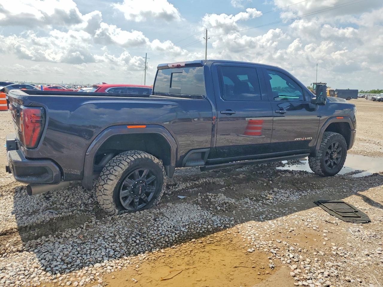 2026 GMC Sierra K2500 At4 - Фото 3