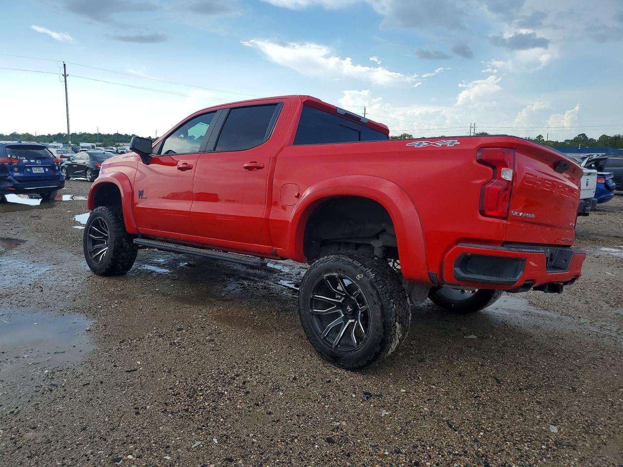 2021 Chevrolet Silverado K1500 Rst - Фото 2