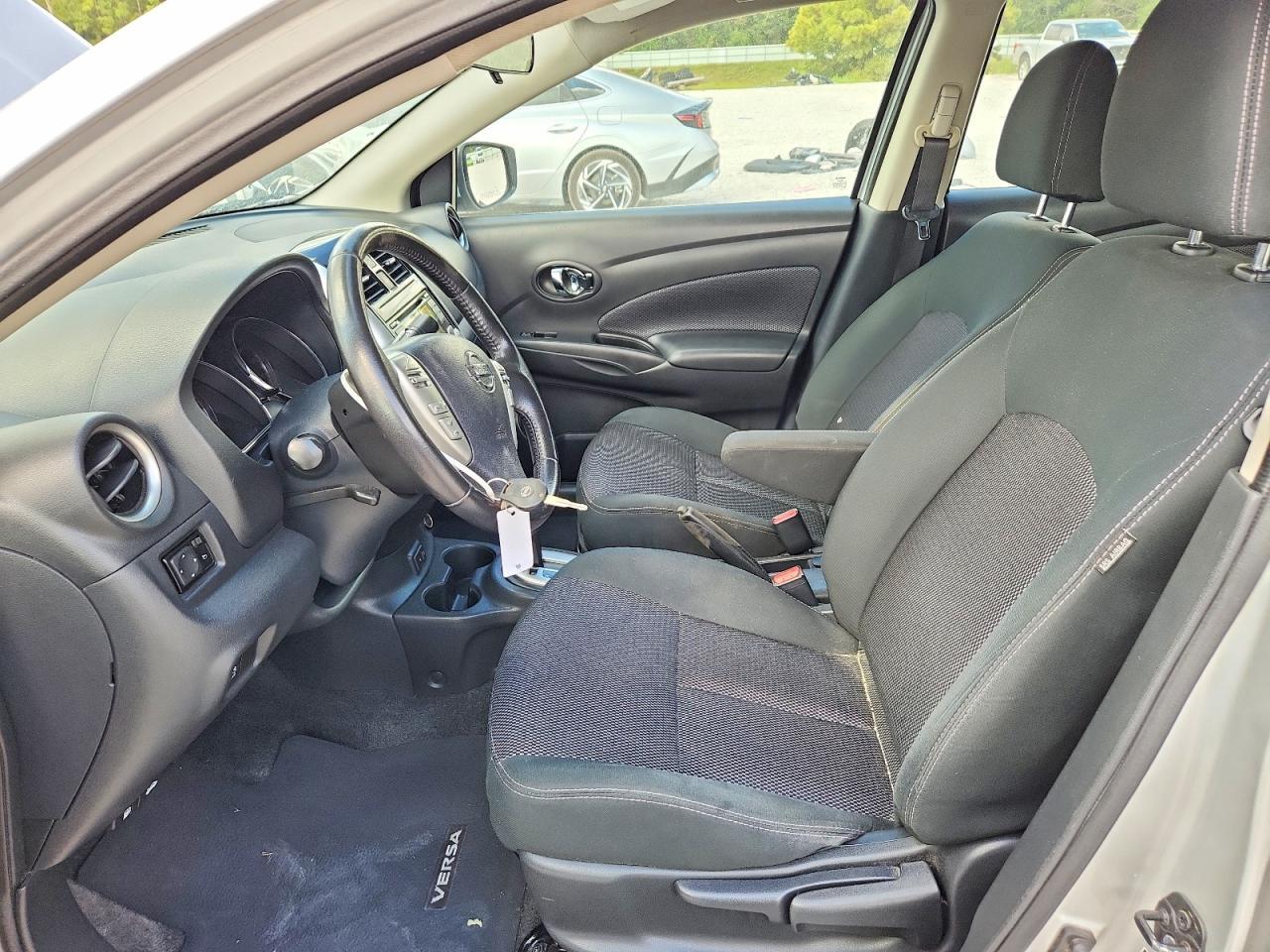 2017 Nissan Versa 1.6 S - Фото 7