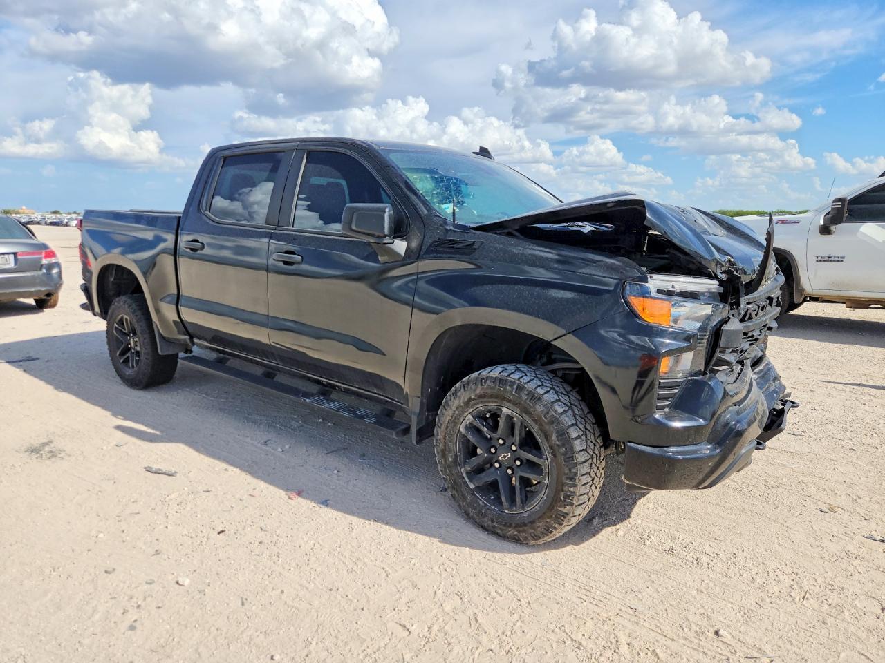 2023 Chevrolet Silverado K1500 Trail Boss Custom - Image 4
