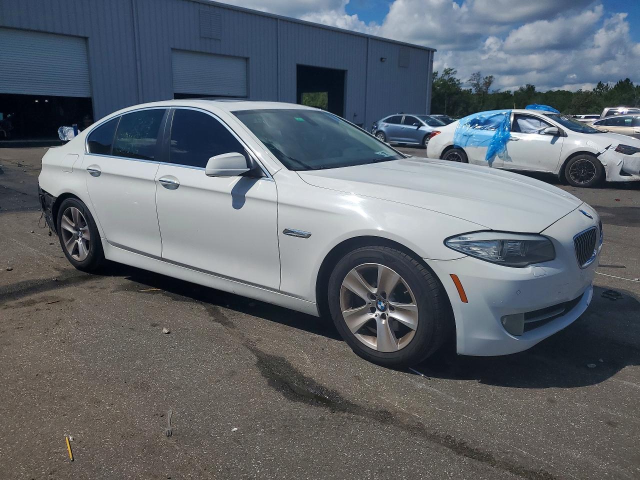 2011 BMW 528 I - Image 4