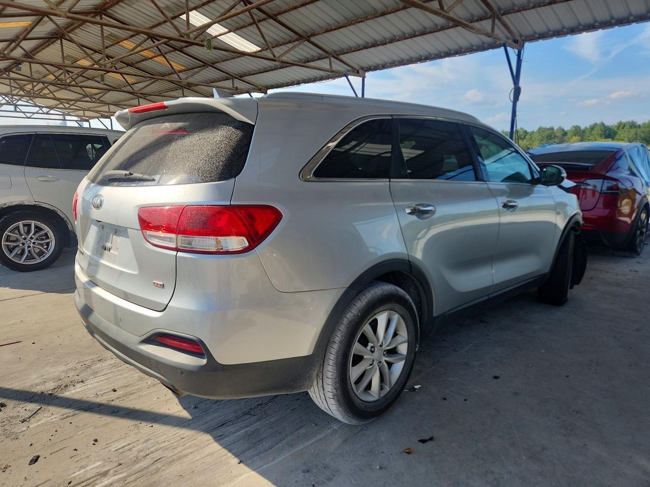 2016 Kia Sorento Lx - Image 3