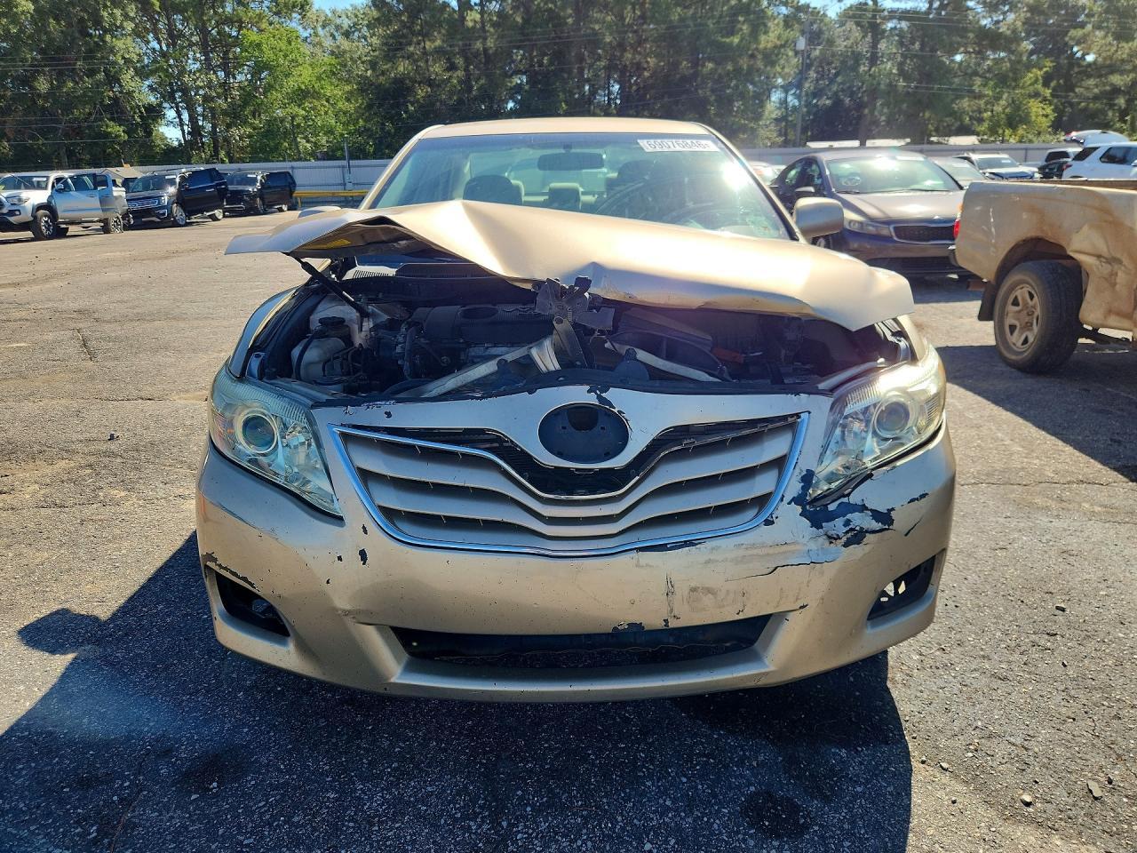 2011 Toyota Camry Le - Image 5