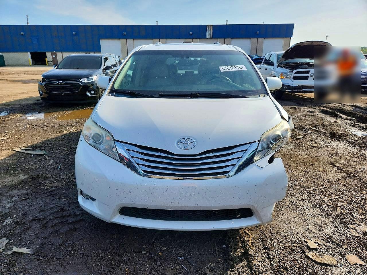 2011 Toyota Sienna Limited 7-Passenger - Фото 5