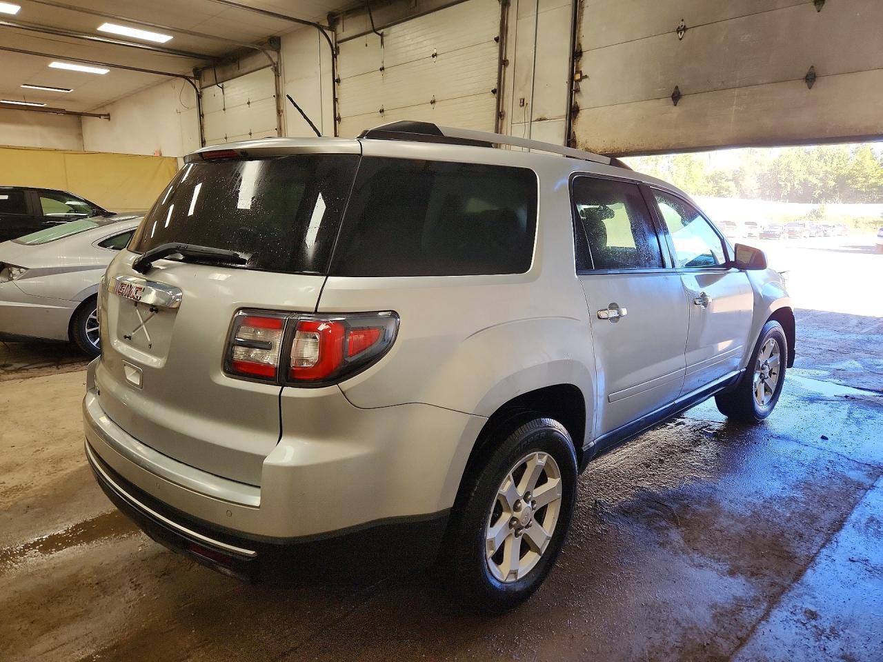 2015 GMC Acadia Sle - Image 3