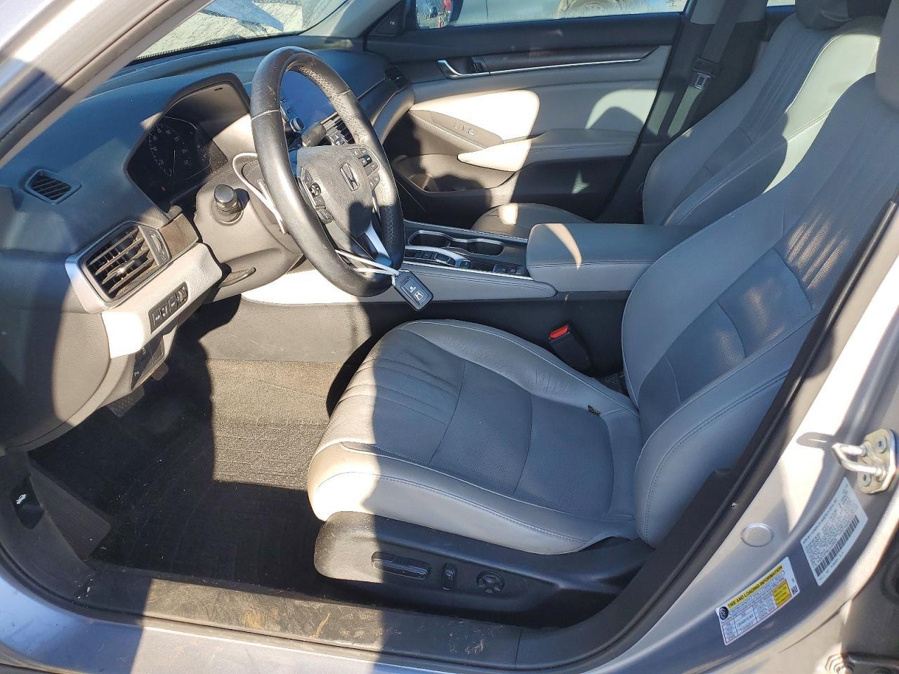 2018 Honda Accord Touring - Image 7