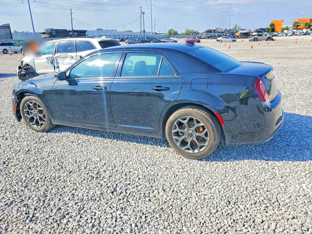 2016 Chrysler 300 S - Image 2