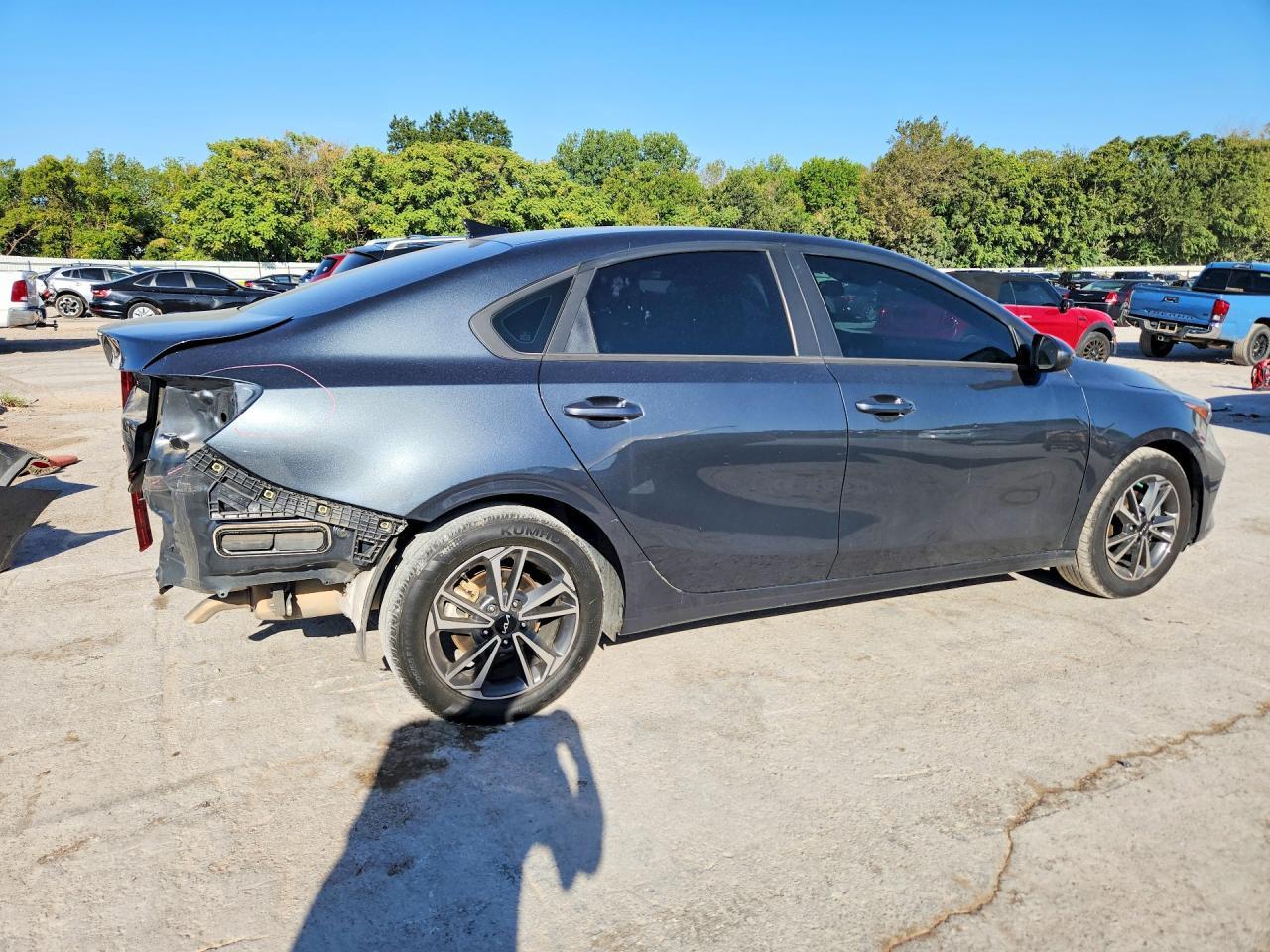 2023 Kia Forte Lxs - Фото 3