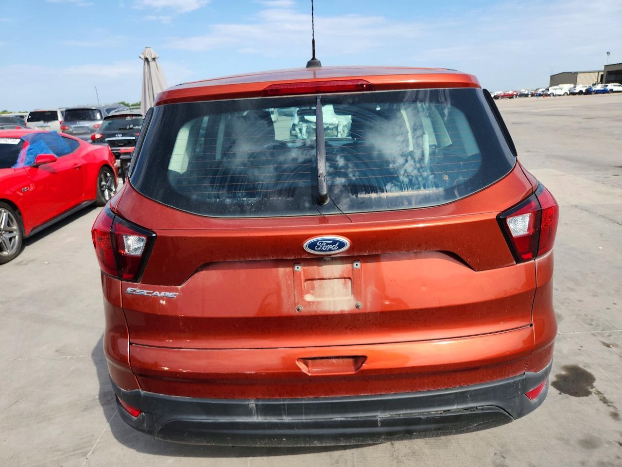 2019 Ford Escape S - Фото 6