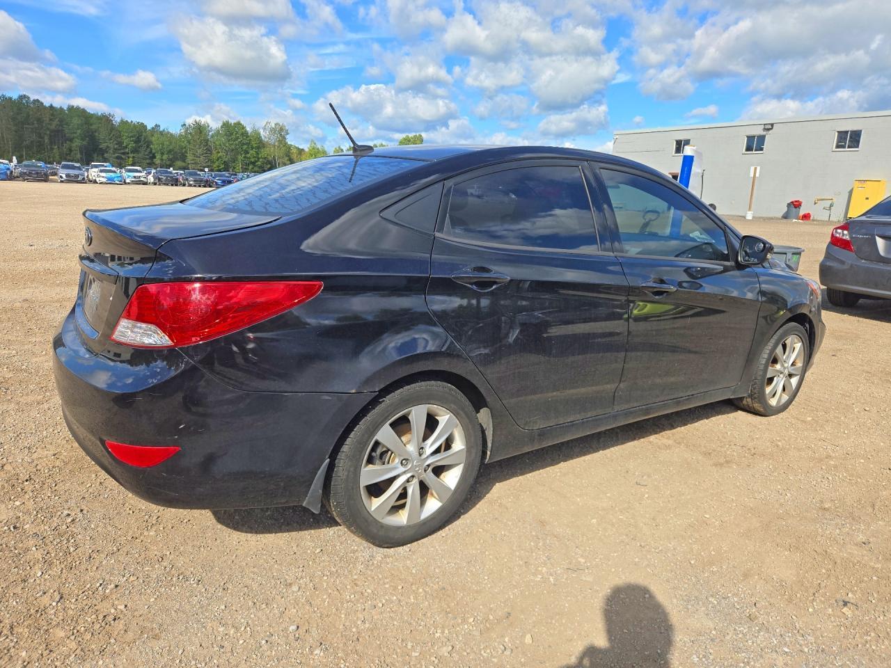 2013 Hyundai Accent Gls - Image 3