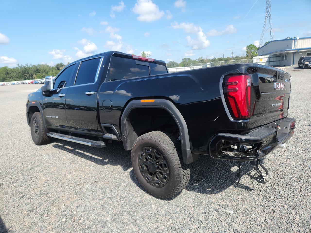 2026 GMC Sierra K2500 Denali - Image 2