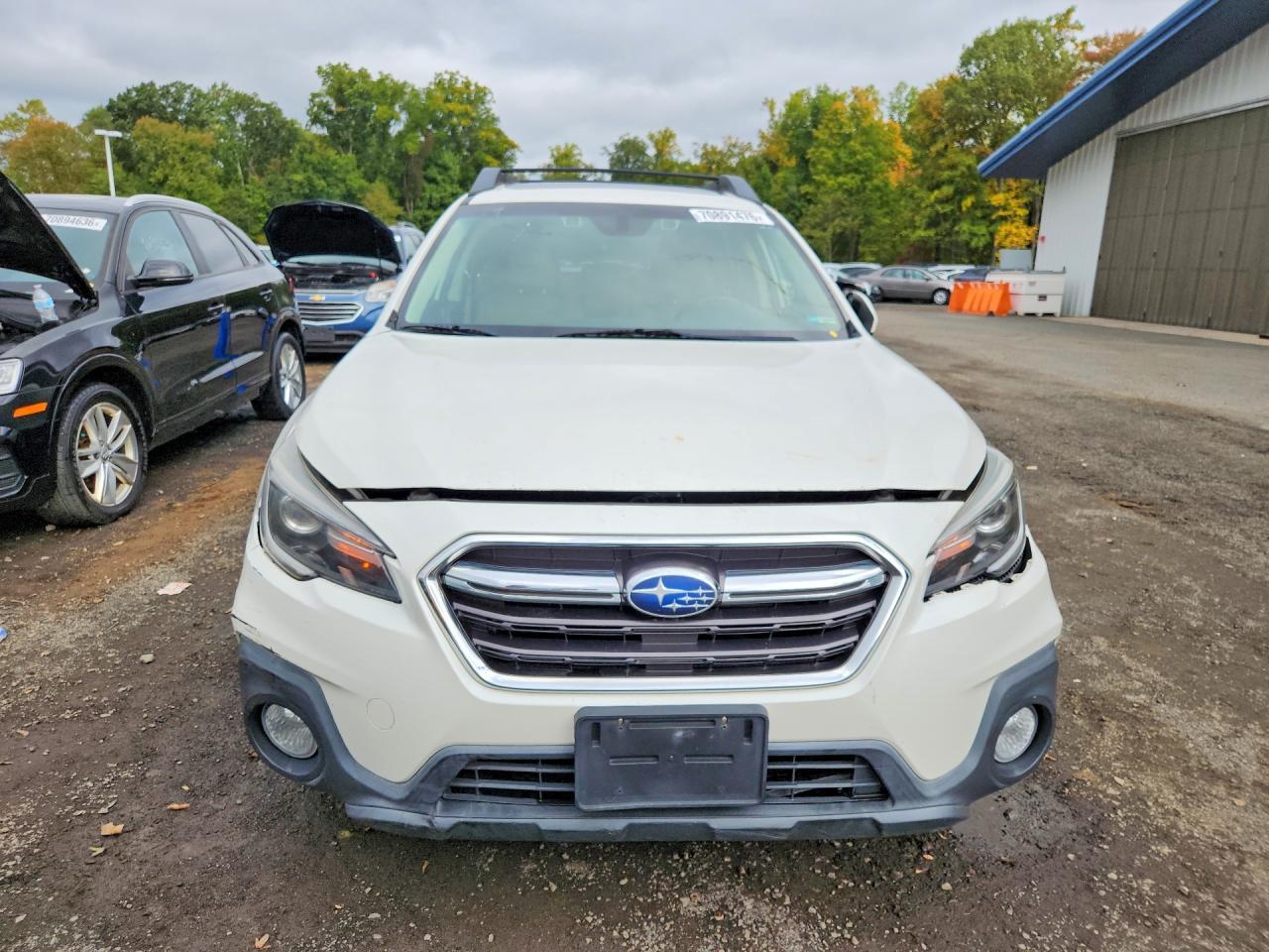 2018 Subaru Outback 3.6R Limited - Image 5