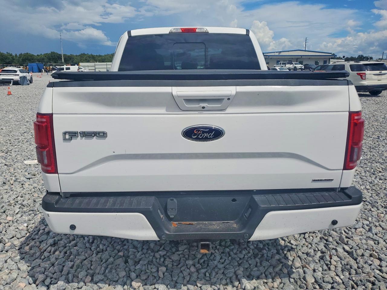 2015 Ford F150 Supercrew - Фото 6