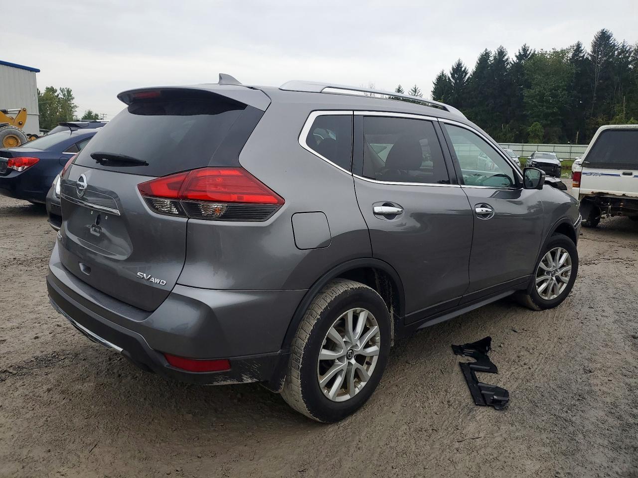 2017 Nissan Rogue Sv - Image 3