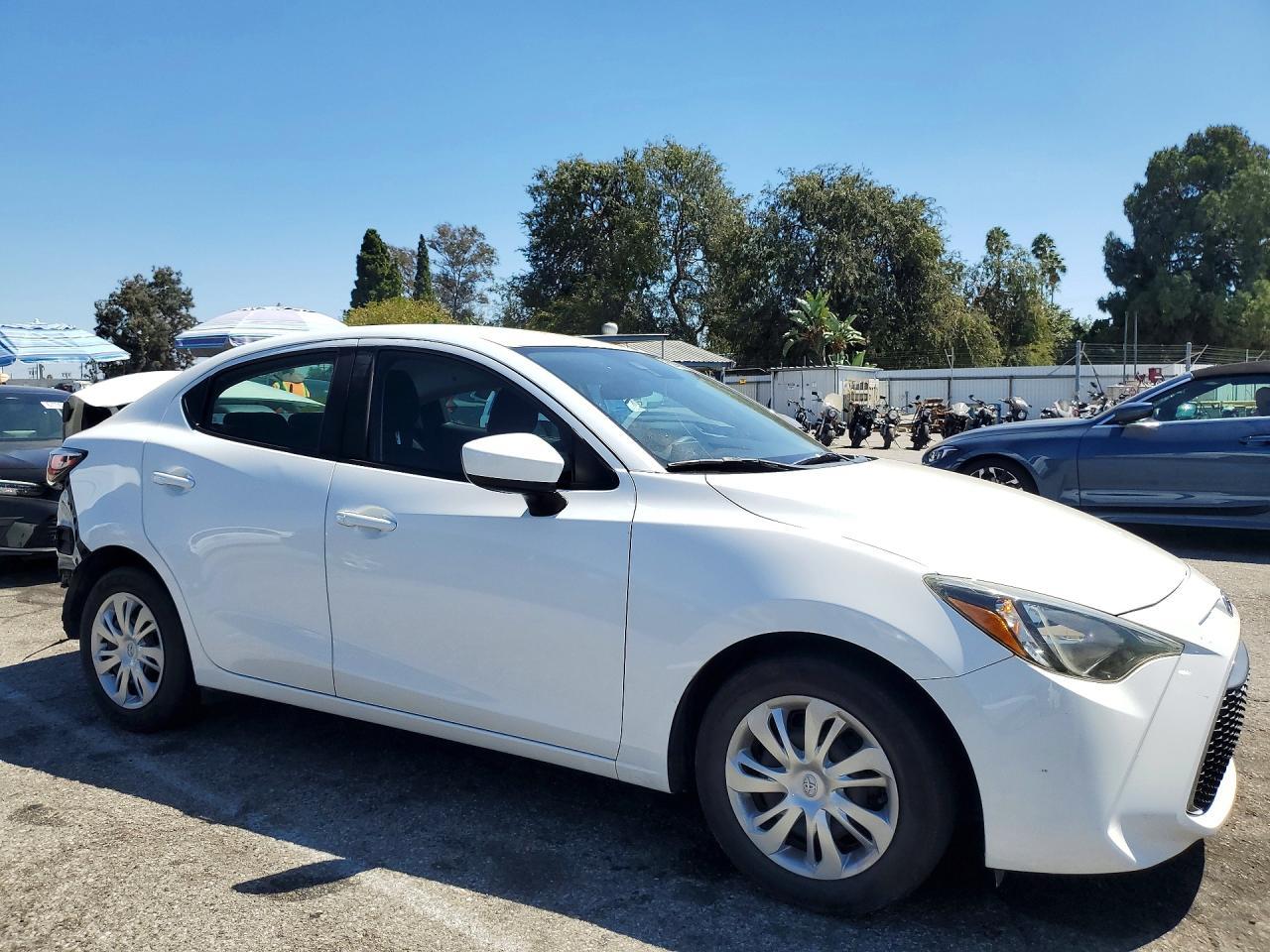 2019 Toyota Yaris L - Фото 4