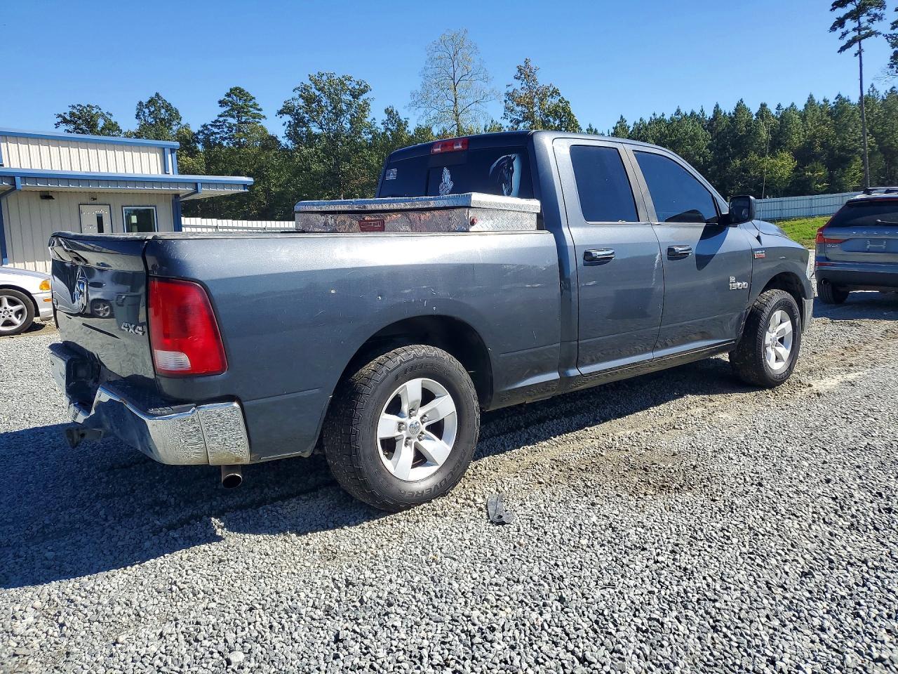 2017 Ram 1500 Slt - Image 3