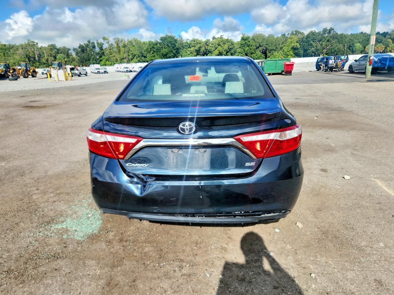 2015 Toyota Camry Se - Image 6