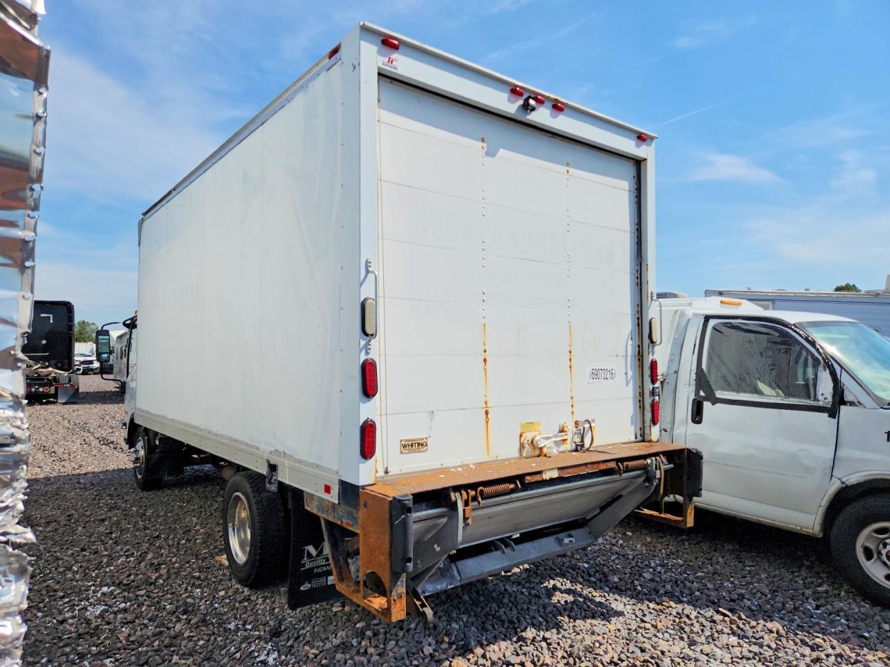 2014 Isuzu Npr Hd - Box Truck - Image 2