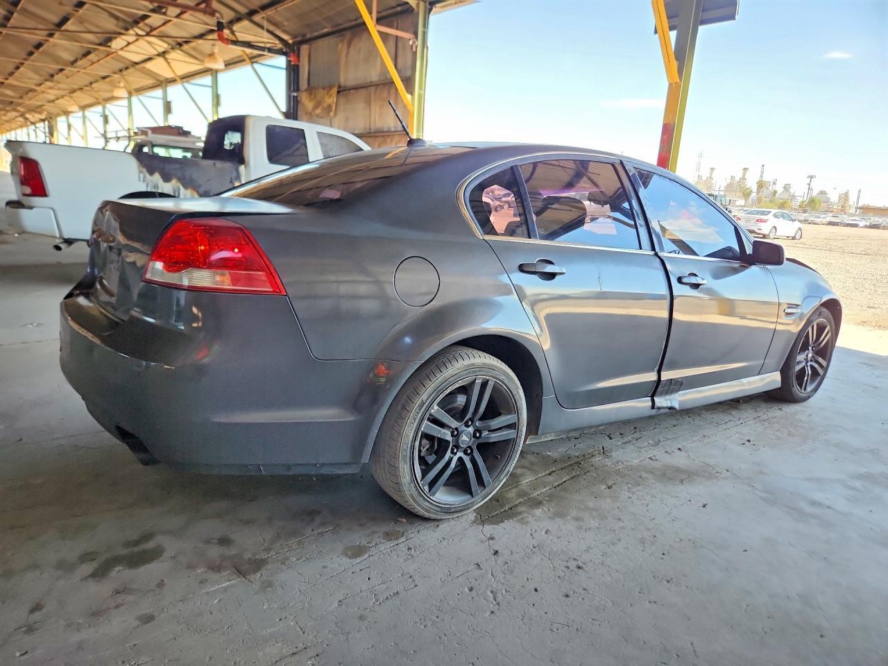 2009 Pontiac G8 - Image 3