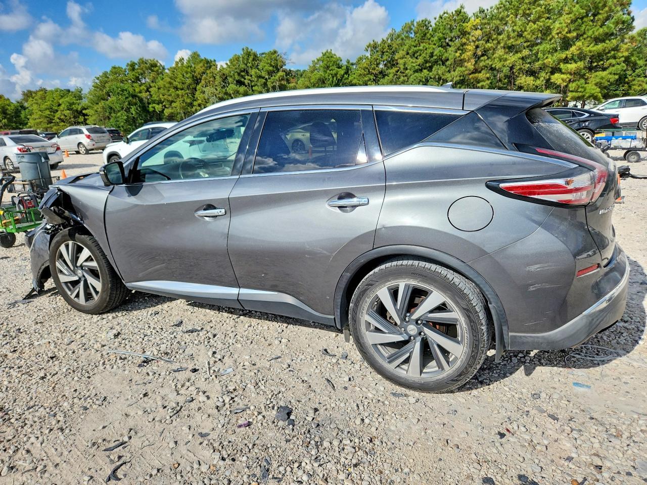 2015 Nissan Murano Platinum - Image 2