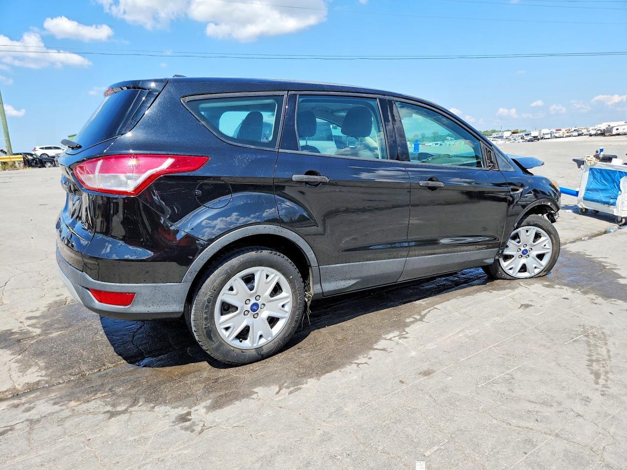 2013 Ford Escape S - Фото 3