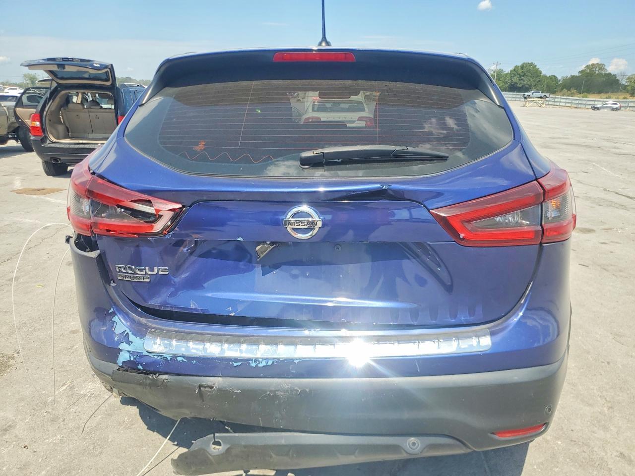 2020 Nissan Rogue Sport S - Image 6