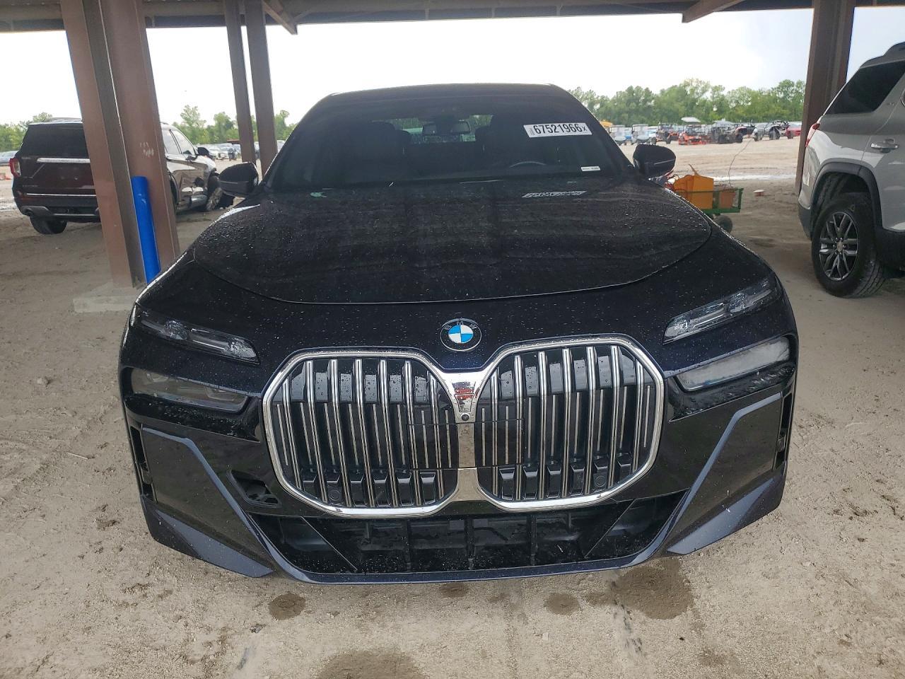 2023 BMW 760 Xi - Фото 5