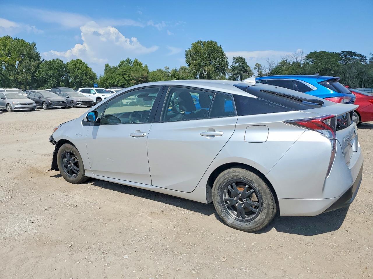 2017 Toyota Prius Two - Фото 2