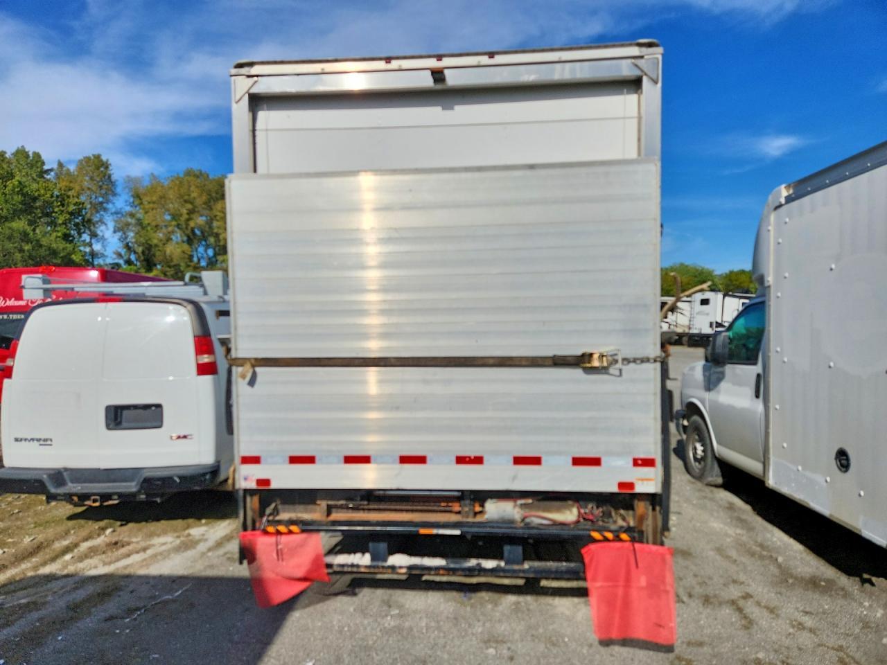 2024 Isuzu Npr Hd - Delivery Truck - Фото 6
