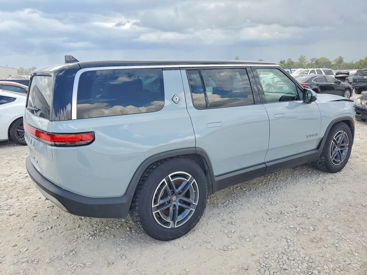2025 Rivian R1S Adventure - Image 3