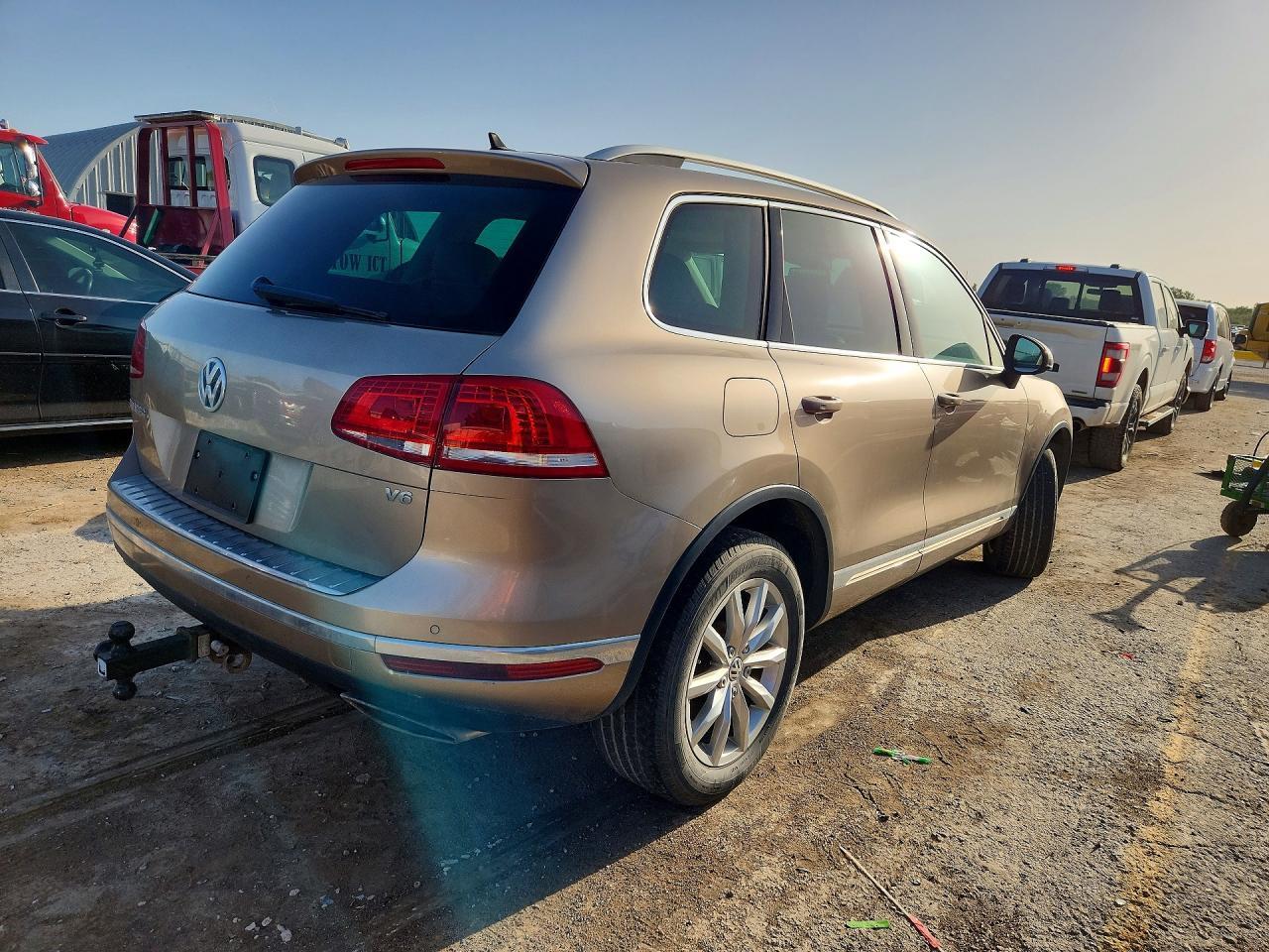 2016 Volkswagen Touareg Sport - Фото 3